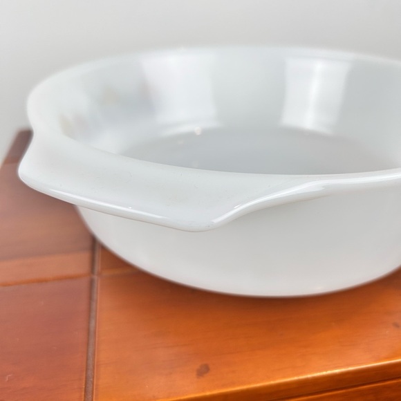 Anchor Hocking Fire King 1 1/2 Q casserole "Summer Field Flowers" pattern #437 - Picture 4 of 8